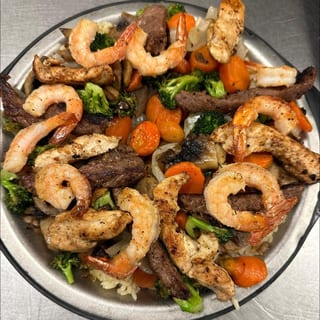 Jumbo Steak,chicken, & shrimp Stir-fry :) :)